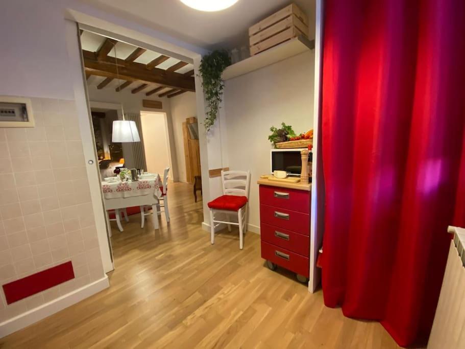 פירנצה San Lorenzo Apartment In Red מראה חיצוני תמונה