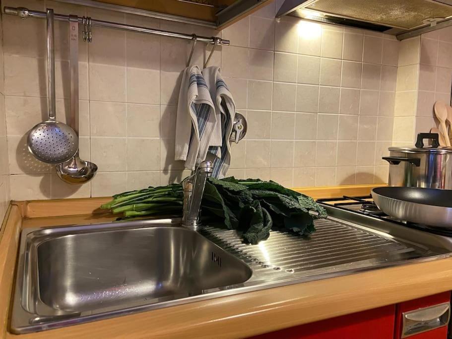 פירנצה San Lorenzo Apartment In Red מראה חיצוני תמונה