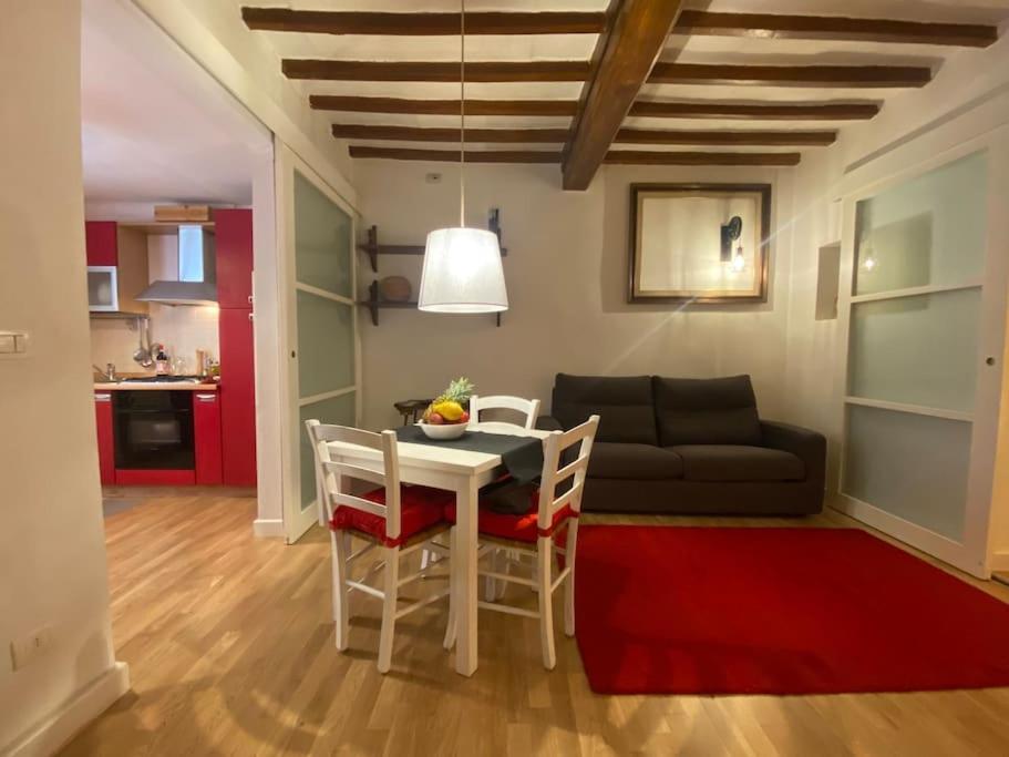 פירנצה San Lorenzo Apartment In Red מראה חיצוני תמונה
