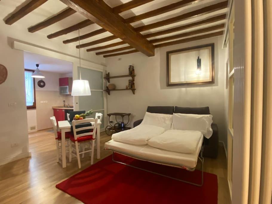 פירנצה San Lorenzo Apartment In Red מראה חיצוני תמונה